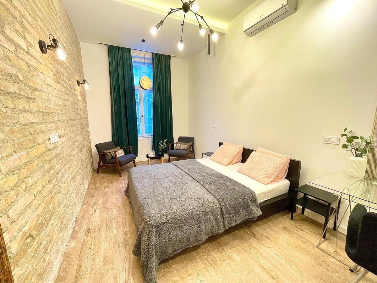 Dream Romance Residency - Finnish Sauna Budapest Exterior photo